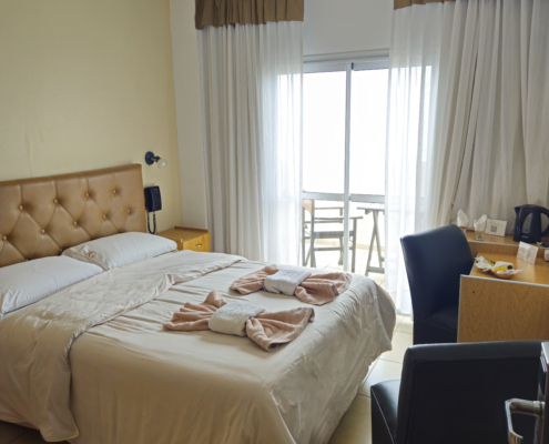 Habitación doble con vista al mar y balcón (Habitaciones unificadas)